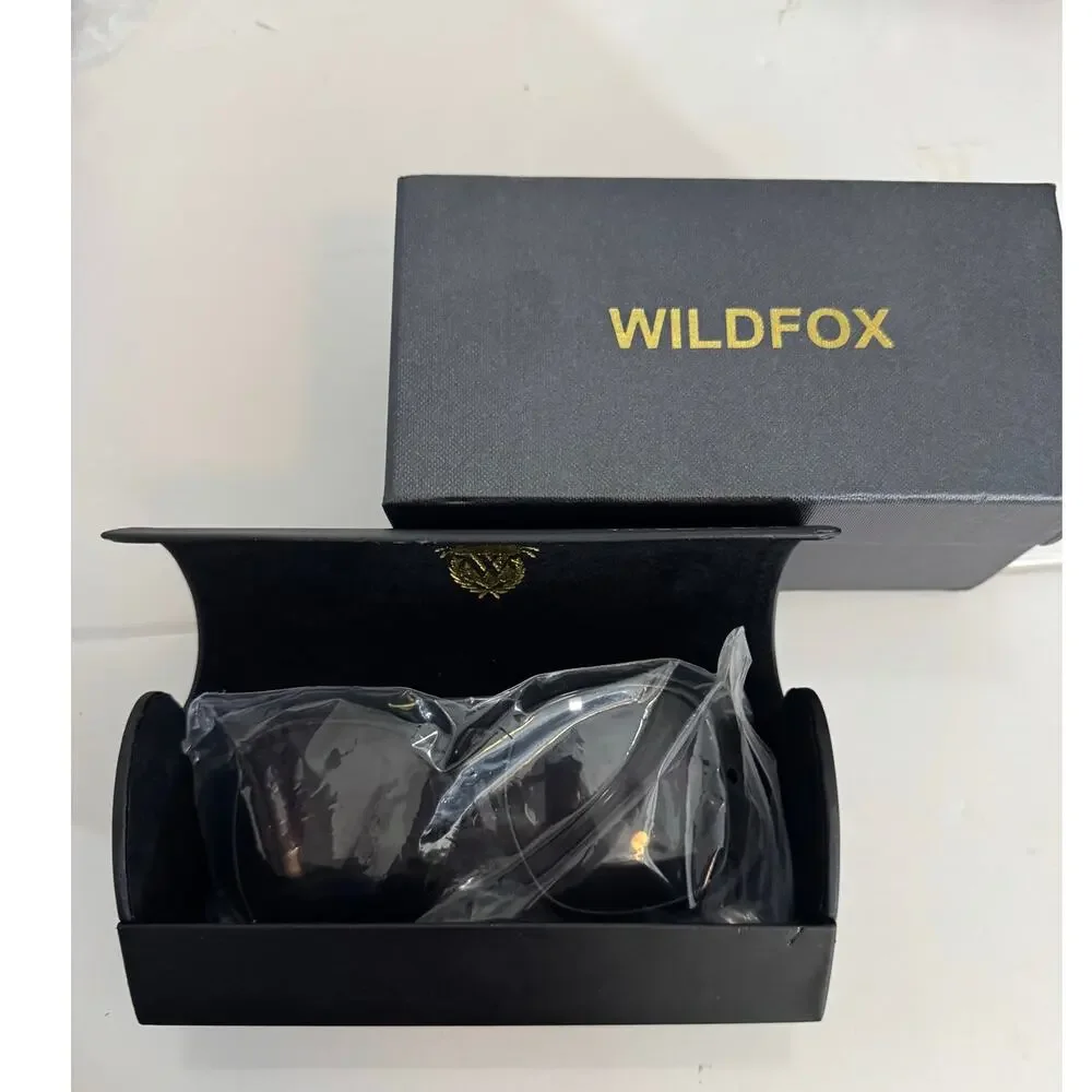 WILDFOX NIB With Case Liz Sunglasses in Tortoise